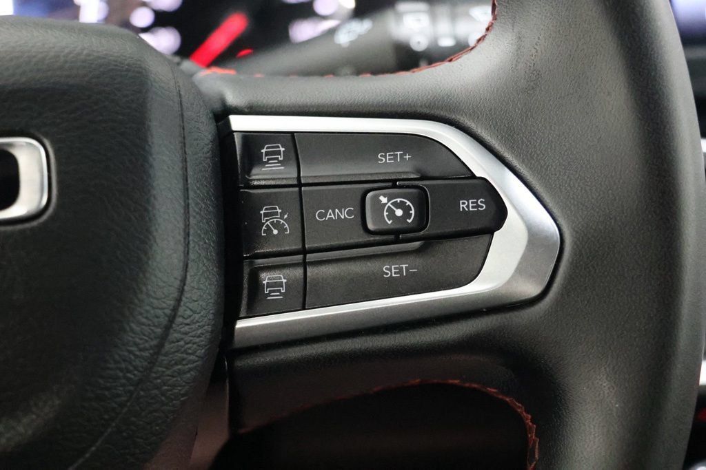 Used 2025 Jeep Compass Trailhawk AWD/4WD image 23