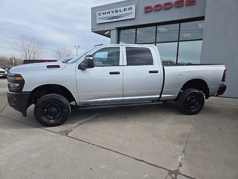 New 2026 RAM 2500 Tradesman AWD/4WD image 5