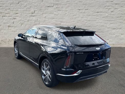 New 2026 Cadillac Optiq Luxury 1 image 7