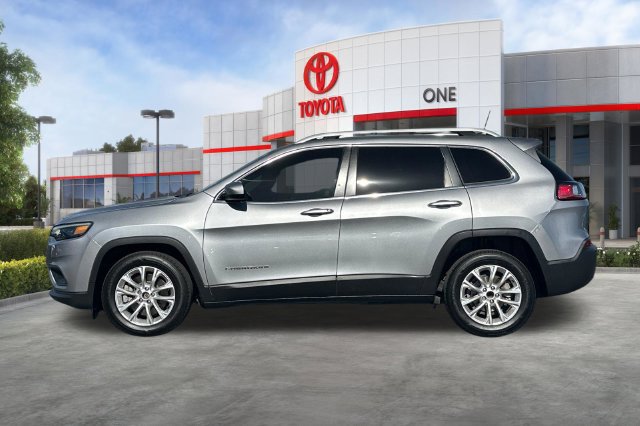 Used 2019 Jeep Cherokee Latitude w/ Popular Appearance Group FWD image 8