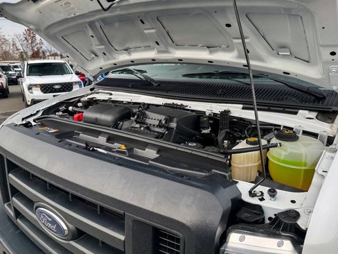 Used 2024 Ford E-350 and Econoline 350 Super Duty w/ Driver's Safety Package image 34