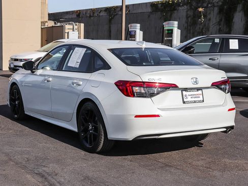Used 2023 Honda Civic Sport image 8