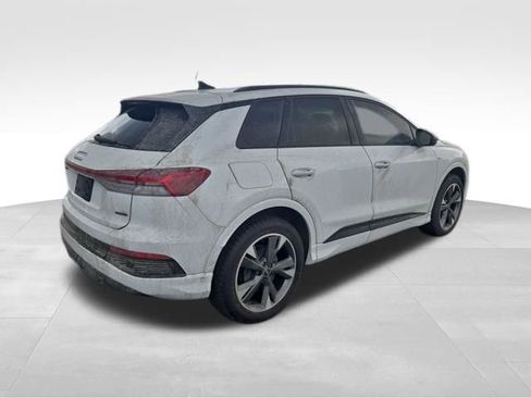 Used 2024 Audi Q4 e-tron Prestige image 7