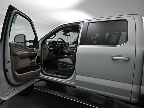 New 2026 Ford F250 Platinum w/ Platinum Plus Package AWD/4WD image 8