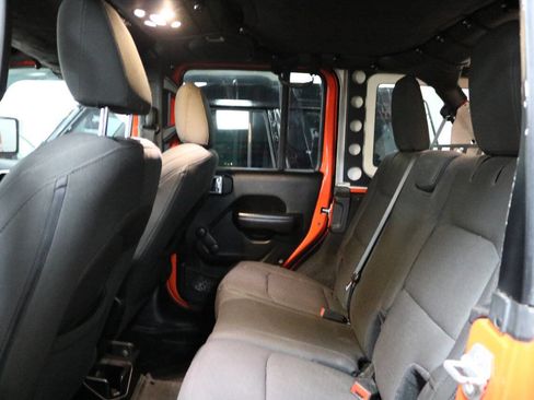 Used 2019 Jeep Wrangler Unlimited Sport image 23