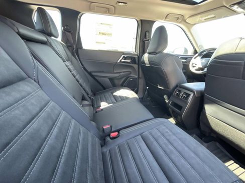 New 2026 Mitsubishi Outlander AWD image 13