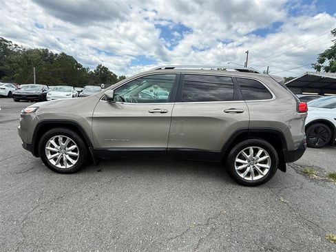 Used 2016 Jeep Cherokee Limited AWD/4WD image 2