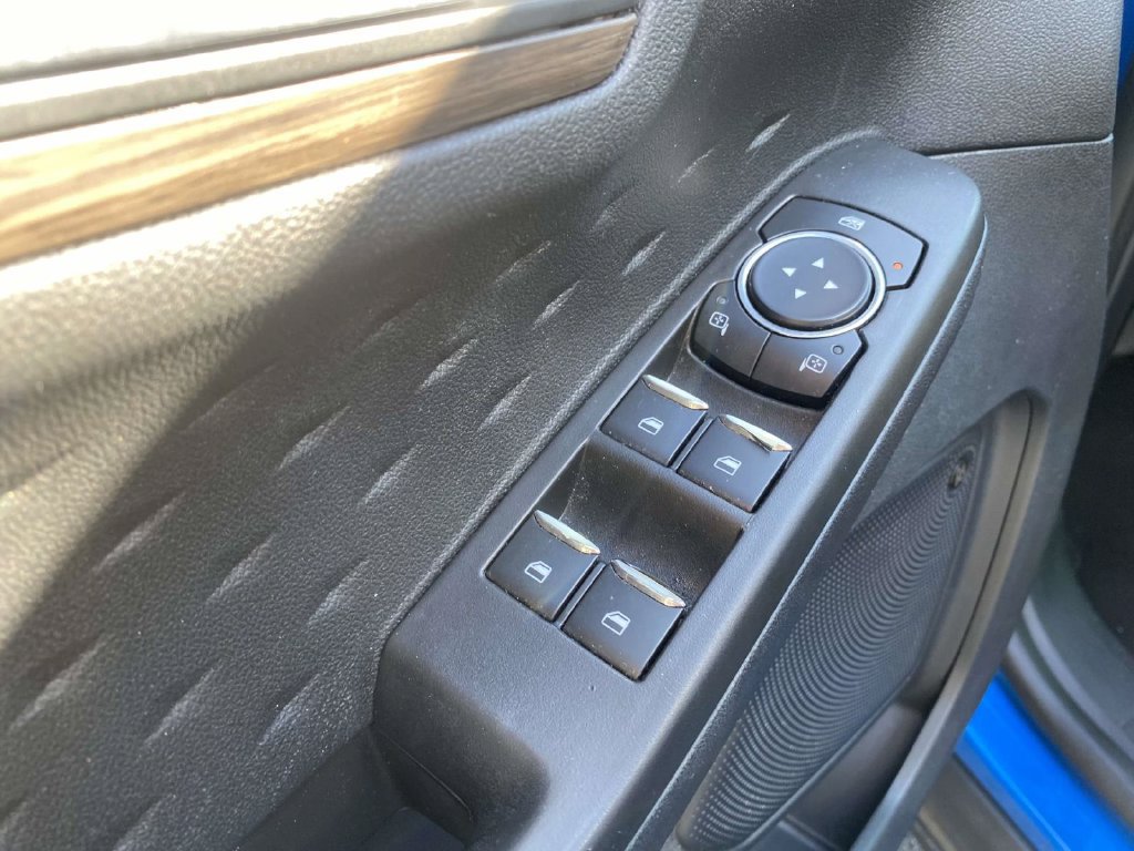 Used 2020 Ford Escape Titanium AWD/4WD image 18