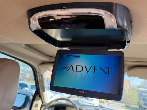 Used 2012 Ford Expedition XLT image 24