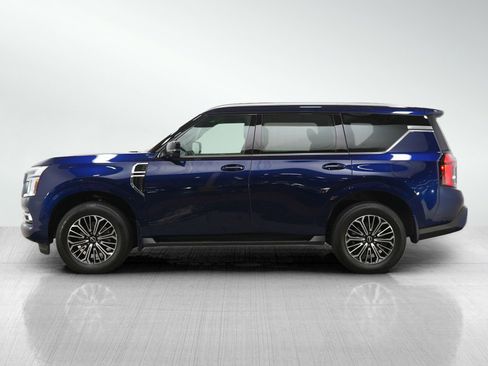 Used 2025 Nissan Armada SL image 2