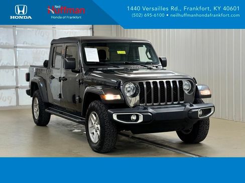 Used 2021 Jeep Gladiator Sport AWD/4WD image 1