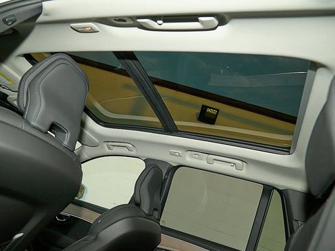 New 2025 Volvo XC90 B6 Plus w/ Protection Package Premier image 22