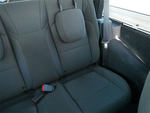 Used 2022 Jeep Wrangler Willys image 12