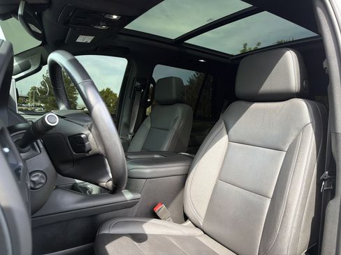 Used 2022 Chevrolet Tahoe LT w/ LT Signature Plus Package RWD image 7