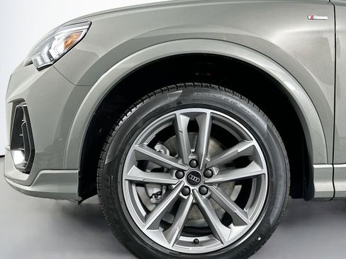 New 2025 Audi Q3 2.0T Premium image 11