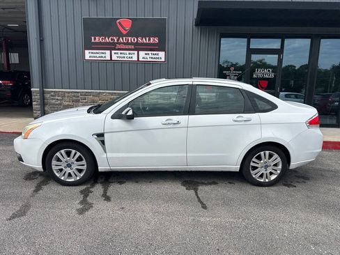Used 2008 Ford Focus SE FWD image 2