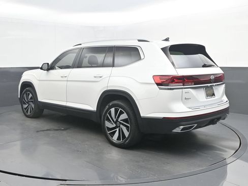 Used 2024 Volkswagen Atlas SEL AWD/4WD image 3