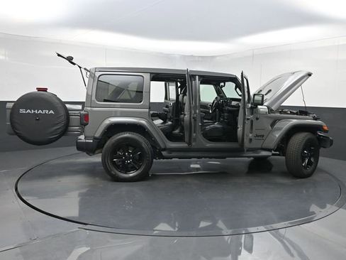 Used 2021 Jeep Wrangler Unlimited Sahara AWD/4WD image 38