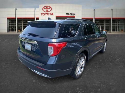 Used 2023 Ford Explorer XLT w/ Equipment Group 202A RWD image 5