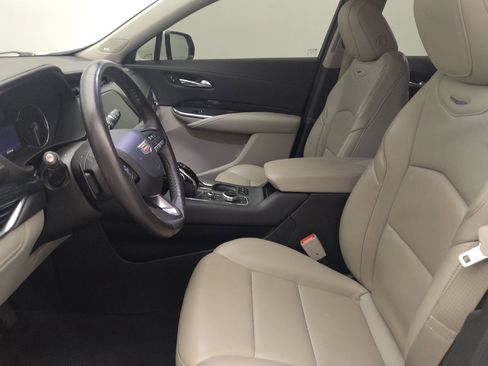 Used 2021 Cadillac XT4 Premium Luxury w/ Cold Weather Package FWD image 17