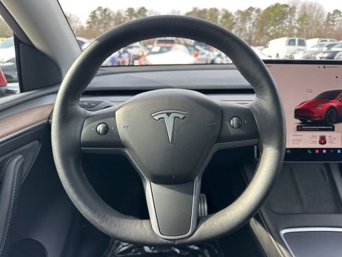 Used 2023 Tesla Model Y Long Range image 14