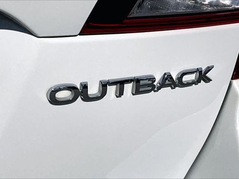Used 2019 Subaru Outback 2.5i Limited AWD/4WD image 9