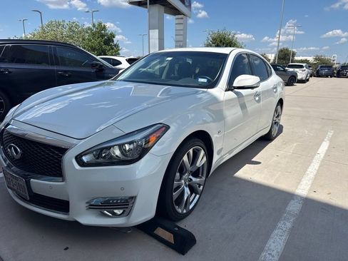 Used 2015 INFINITI Q70 3.7 RWD image 2