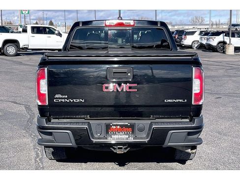 Used 2018 GMC Canyon Denali image 4