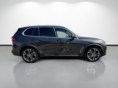 Used 2021 BMW X5 xDrive40i w/ Premium Package image 2