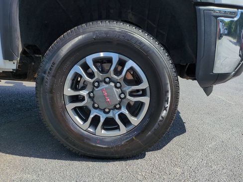 Used 2025 GMC Sierra 2500 SLT w/ SLT Convenience Package AWD/4WD image 13