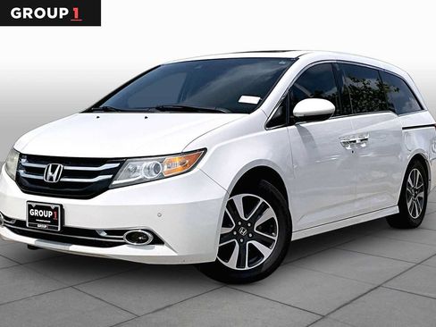 Used 2014 Honda Odyssey Touring image 1
