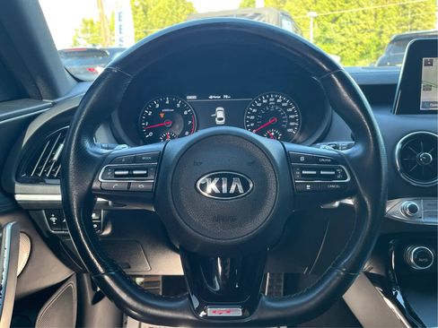 Used 2018 Kia Stinger GT2 RWD image 17