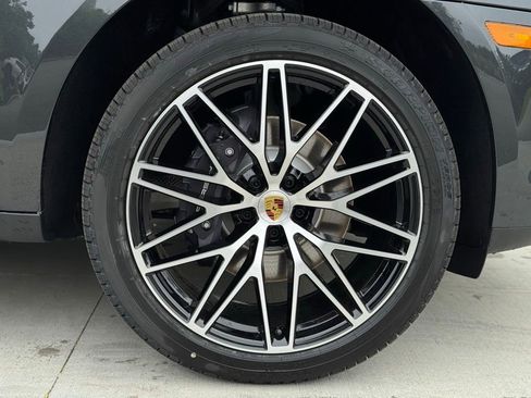 New 2025 Porsche Macan image 19