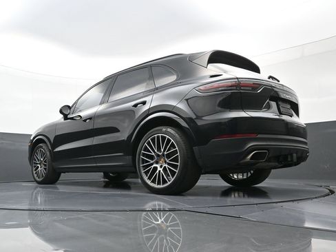 Used 2023 Porsche Cayenne image 25