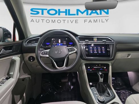 Used 2024 Volkswagen Tiguan SE AWD/4WD image 21
