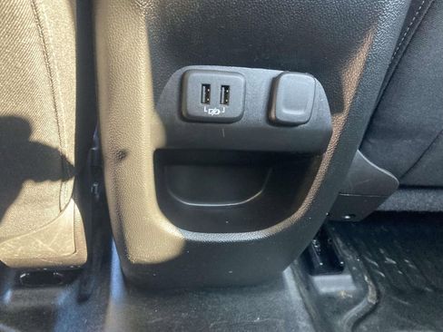 Used 2022 Chevrolet Colorado LT w/ Fleet Safety Package image 17