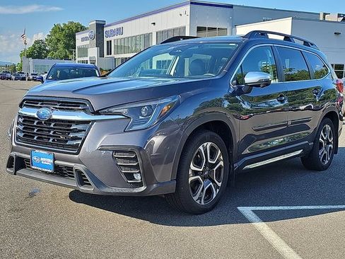 Used 2023 Subaru Ascent Limited w/ Technology Package AWD/4WD image 3