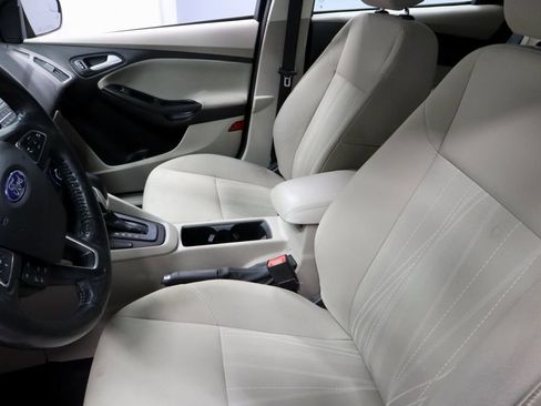 Used 2017 Ford Focus SE w/ Cold Weather Package FWD image 24