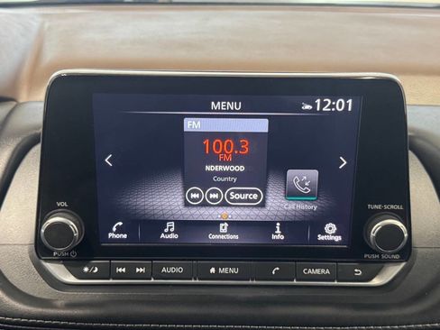 Used 2023 Nissan Rogue SV image 37