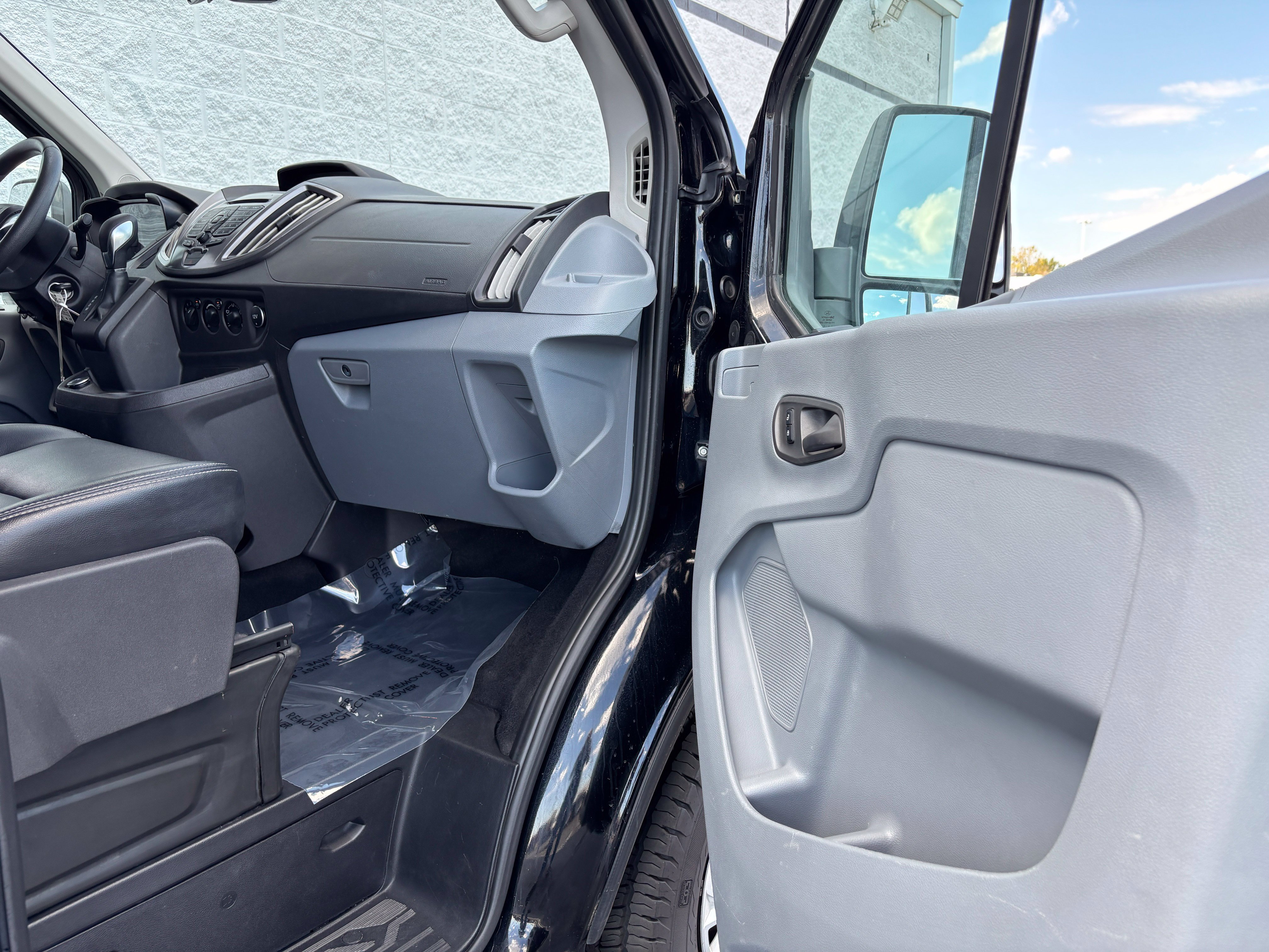 Used 2018 Ford Transit 350 XLT RWD image 16