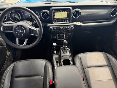 Used 2023 Jeep Wrangler Unlimited Sahara AWD/4WD image 27