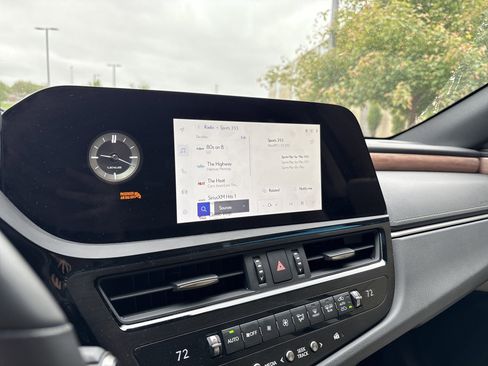 Used 2025 Lexus ES 350 w/ Premium Package FWD image 23