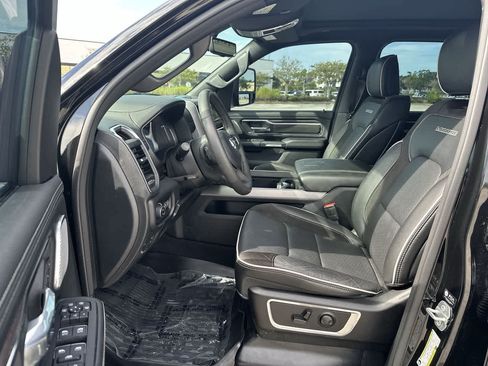 Used 2025 RAM 1500 Laramie w/ Night Edition AWD/4WD image 10