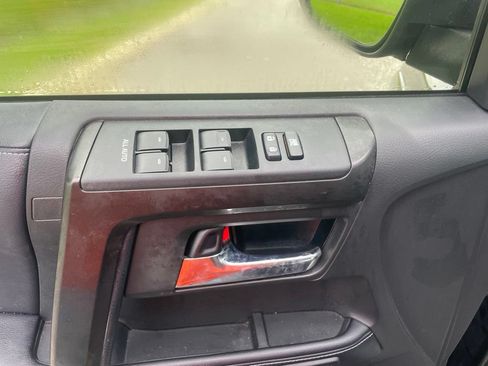 Used 2019 Toyota 4Runner Limited AWD/4WD image 18