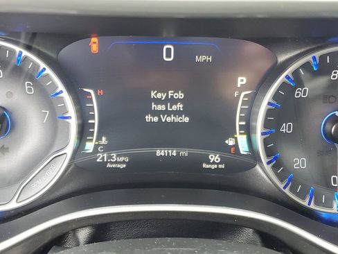 Used 2023 Chrysler Pacifica Touring-L FWD image 15