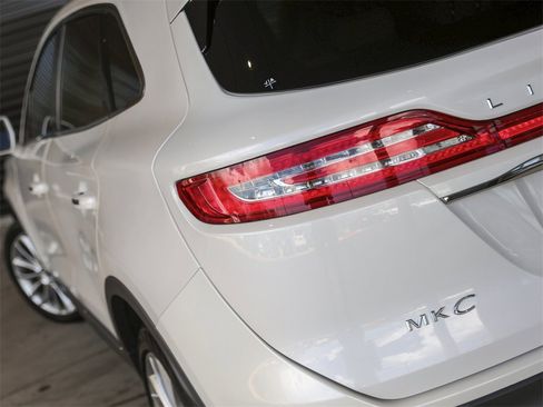 Used 2019 Lincoln MKC Reserve w/ MKC Technology Package image 14