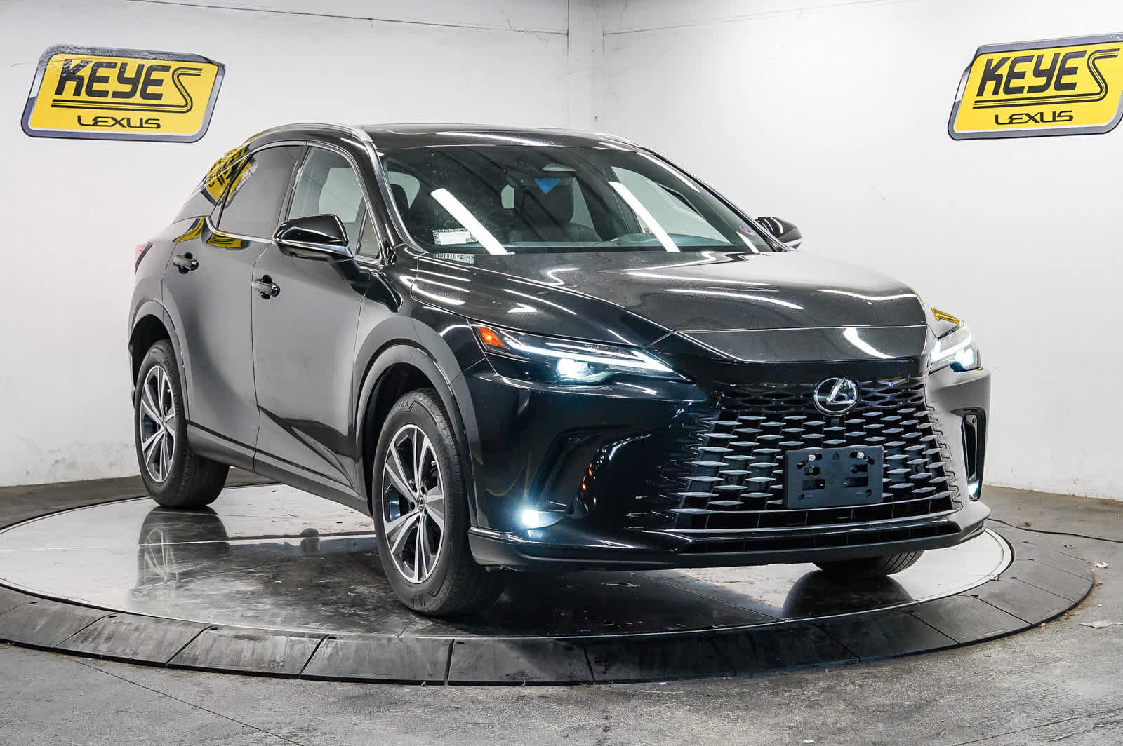 Used 2024 Lexus RX 350 Premium w/ Accessory Package (Z1) FWD image 5