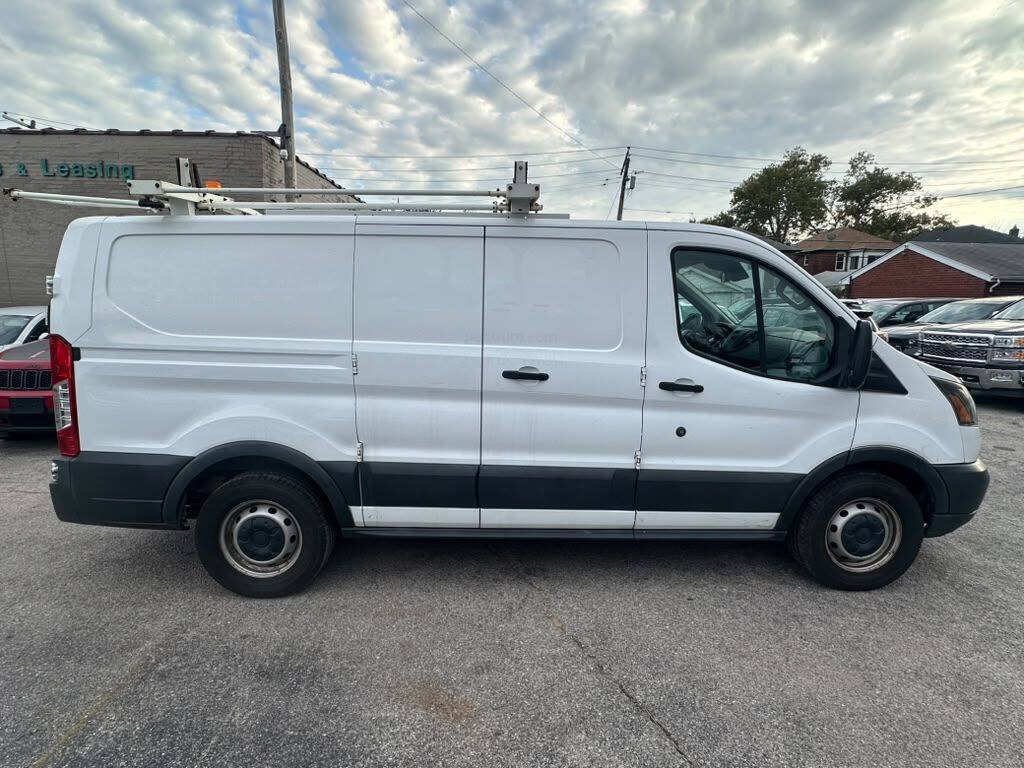 Used 2015 Ford Transit 150 130 Low Roof RWD image 4