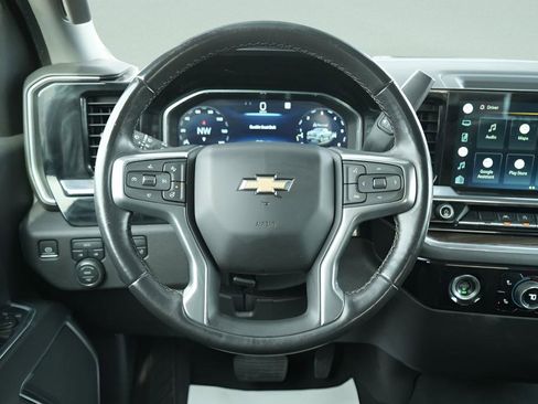 Used 2022 Chevrolet Silverado 1500 LT image 17