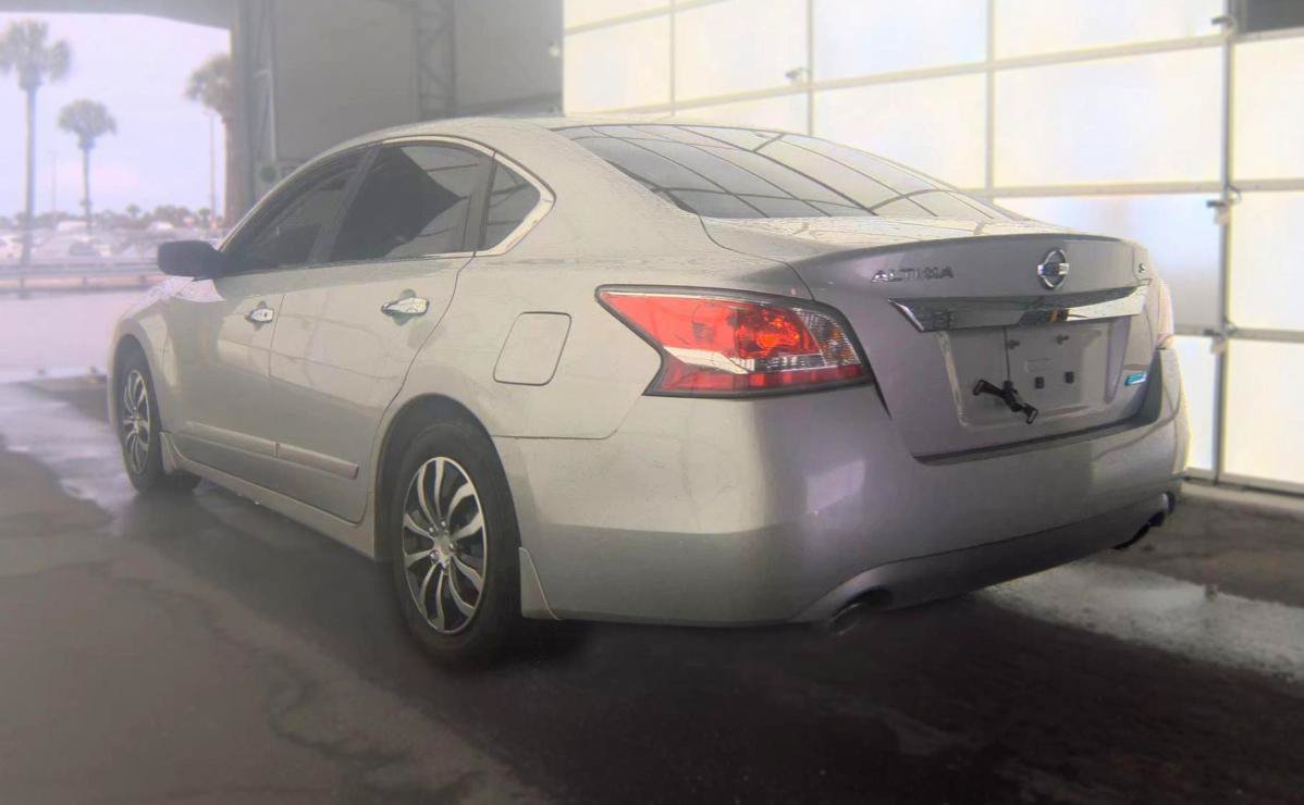 Used 2014 Nissan Altima 2.5 S FWD image 6